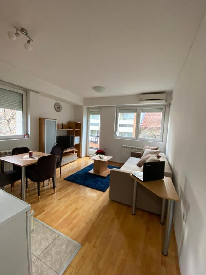 Tea Apartment Skopje Esterno foto