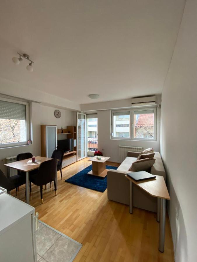 Tea Apartment Skopje Esterno foto
